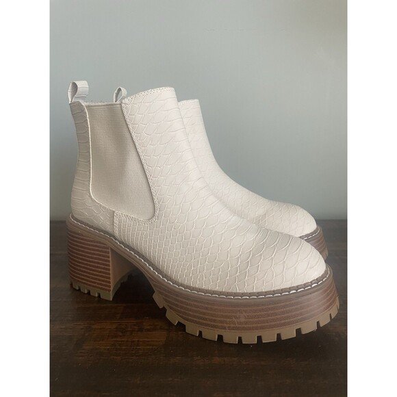 MIA Cream Faux Snakeskin Chunky Platform Chelsea Boots Lug Sole Women’s 7M - Picture 1 of 12